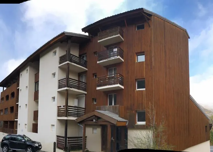 Aux Pieds Des Pistes Du Seignus Calme Et Charmant