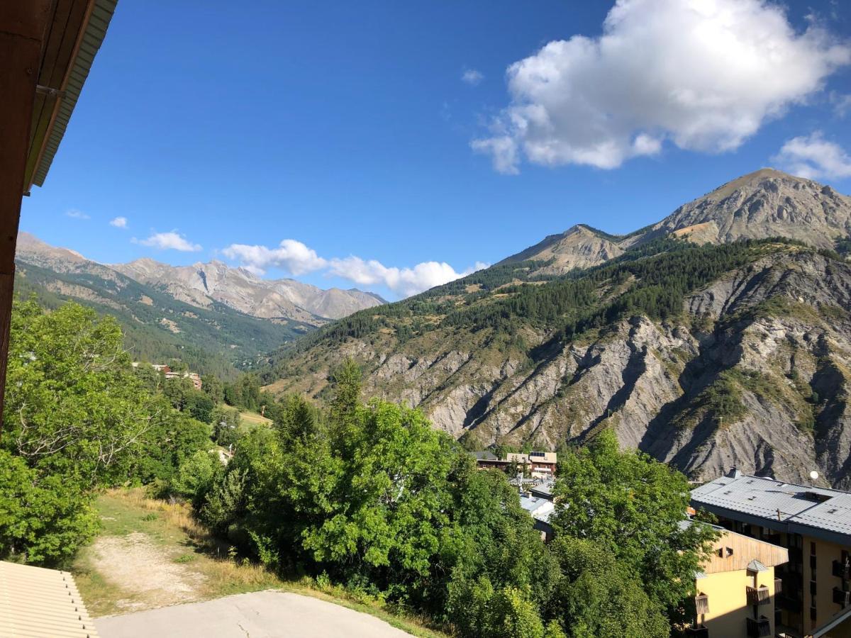 Aux Pieds Des Pistes Du Seignus Calme Et *